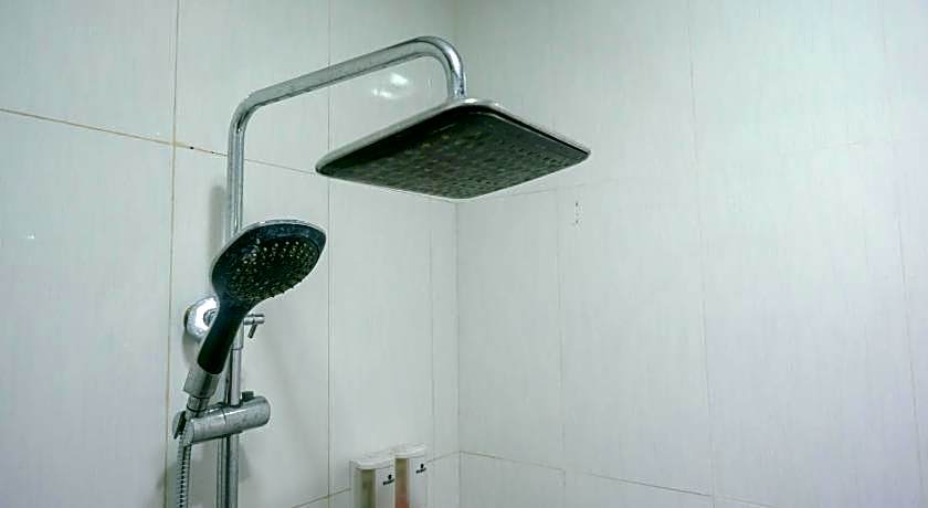 RedDoorz Plus near Amplaz Yogyakarta