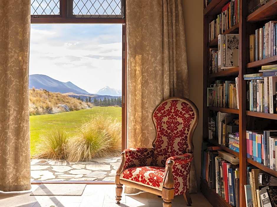 Mt Cook Lakeside Retreat