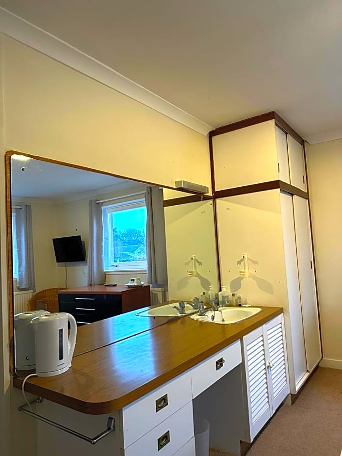 The Kinross Salutation Hotel