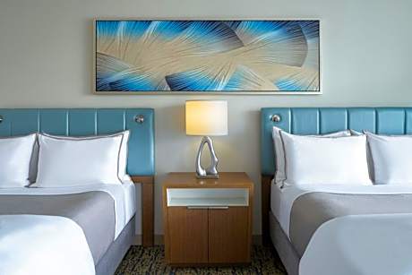 Standard 2 Queen with City View