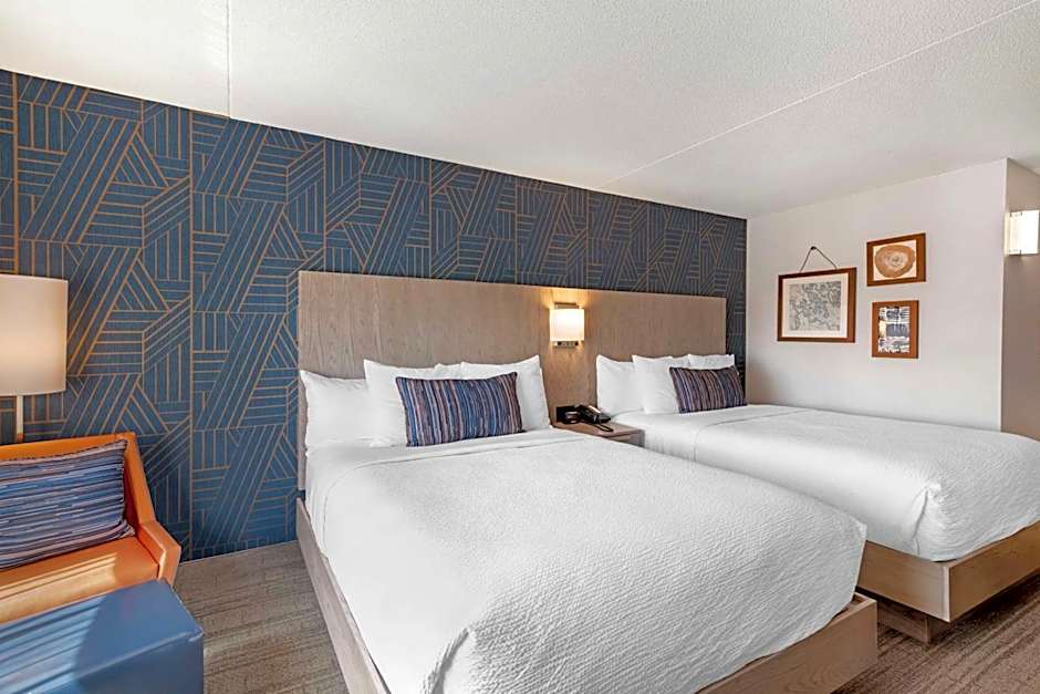 Best Western Plus Landmark Inn