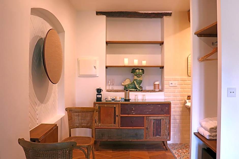 L Amourier chambres charme et confort avec Jacuzzi ou baignoire XXL