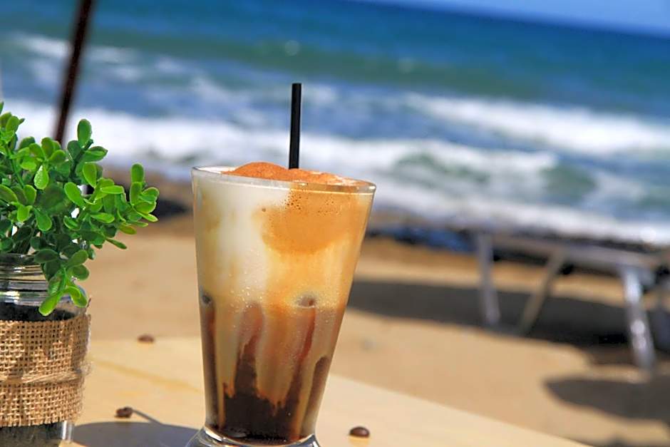 Dedalos Beach Hotel