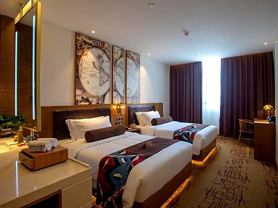 James Joyce Coffetel· Wuhan Wangjiawan Taojialing Metro Station