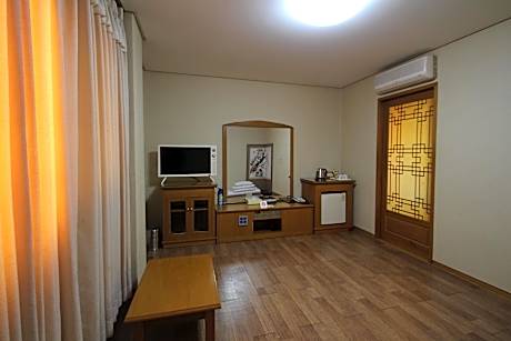 Korean Traditional Ondol Room
