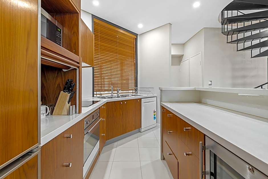 Amora Hotel Riverwalk