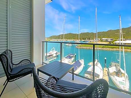 Blue on Blue Studio Room 1352