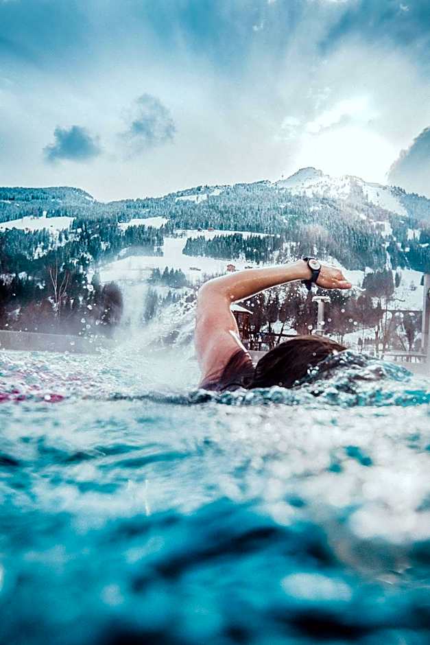 Österreichischer Hof-im Bademantel direkt in die Alpentherme