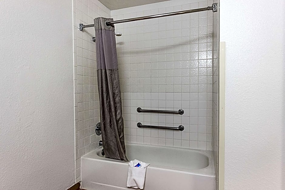 Motel 6-Fresno, CA