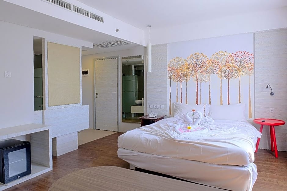 Royal Bay Hotel Makassar