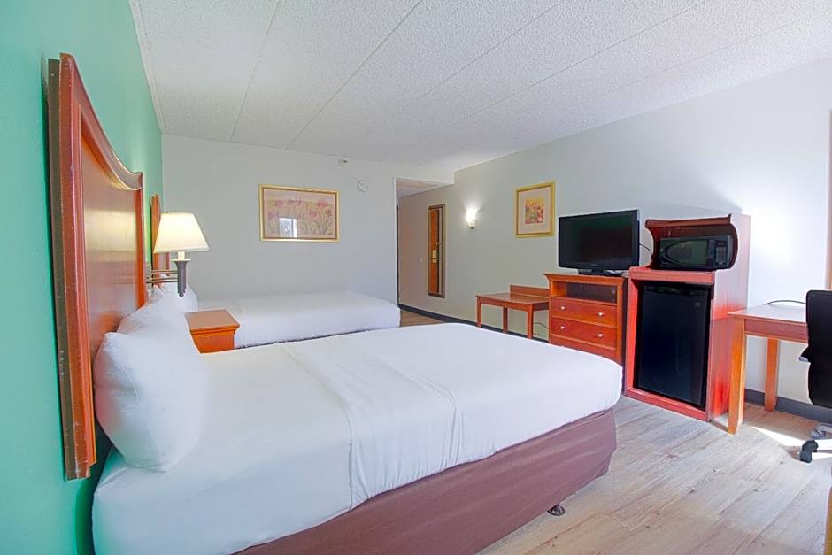 Tulsa Square Hotel Central, I-44 By OYO