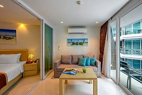 One Bedroom Sea View Suite