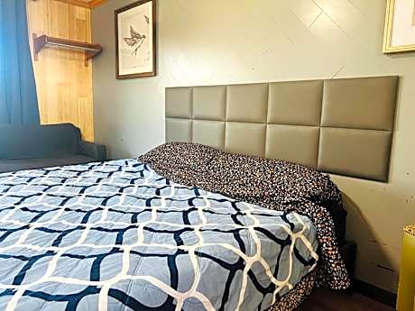 1 Bedroom Apartment with Kitchen