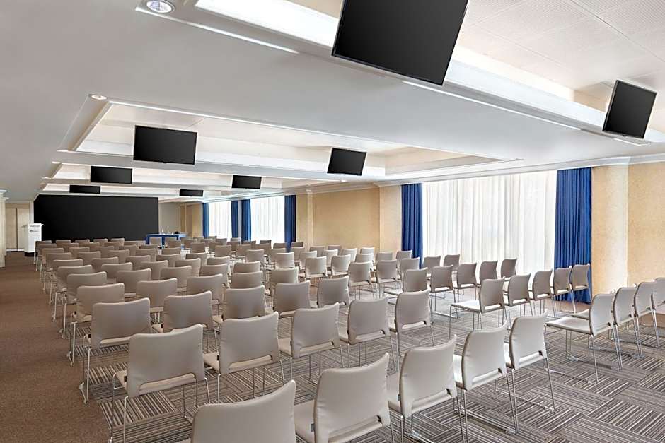 Courtyard by Marriott Rome Central Park