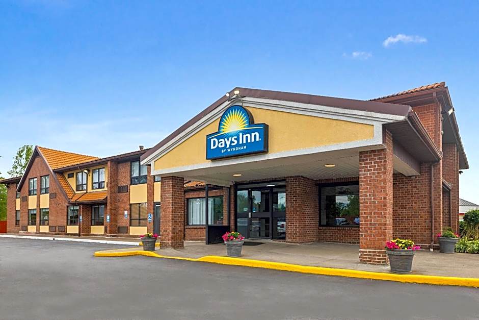 Days Inn by Wyndham Utica
