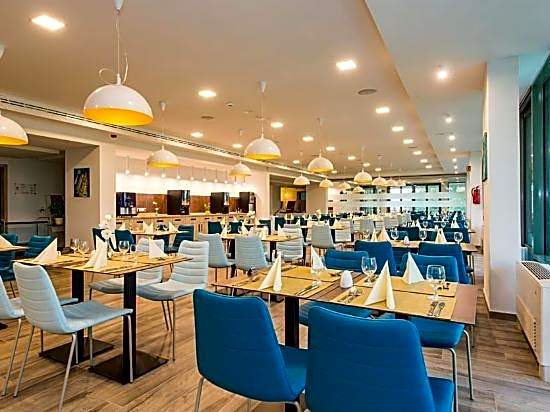 Akademia Hotel**** Balatonfured