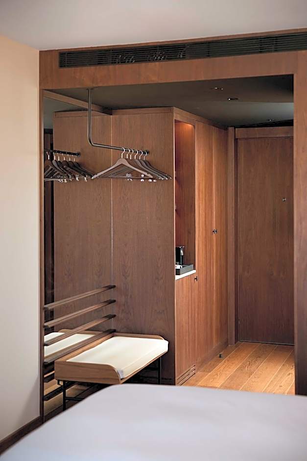 Duo Hotel Lisbon, Curio Collection by Hilton