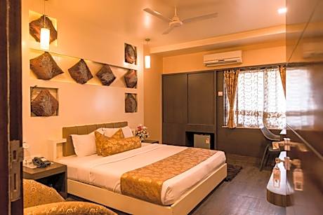 Premium Room with complimentary 10% discount on food and early check-in at 10 am