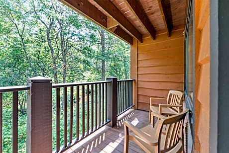 1 King Bed Deluxe Mobility Accessible Room Non-Smoking