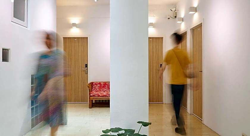 OwlStay Flip Flop Hostel Garden