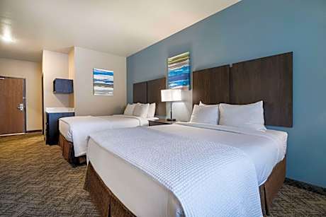 Suite with Three Queen beds