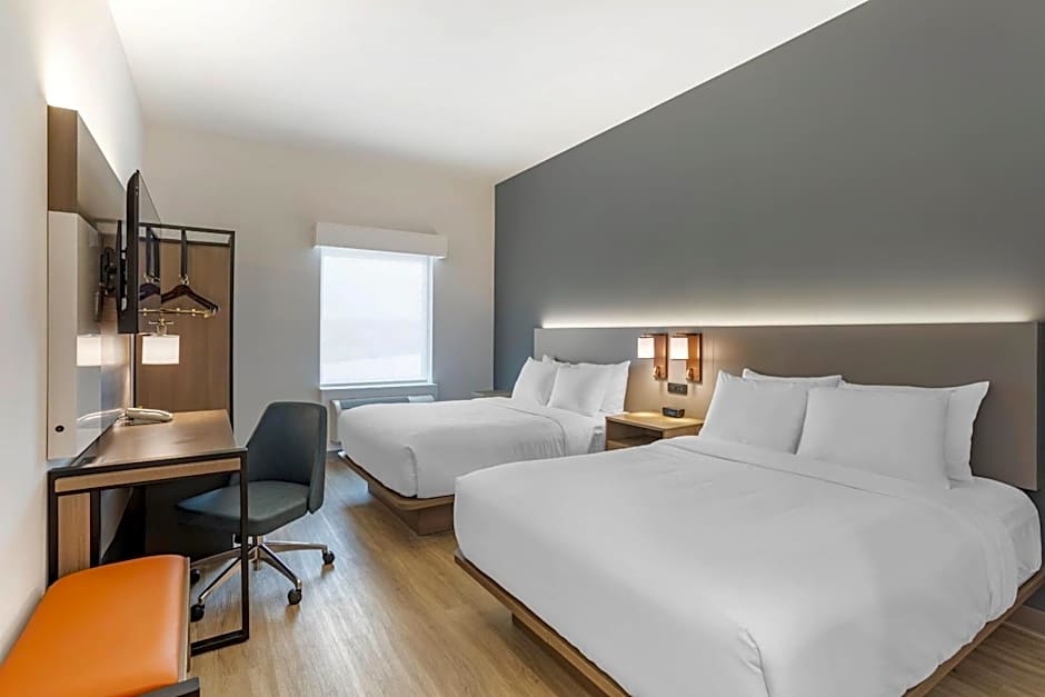 Comfort Inn & Suites Newark Liberty International Airport
