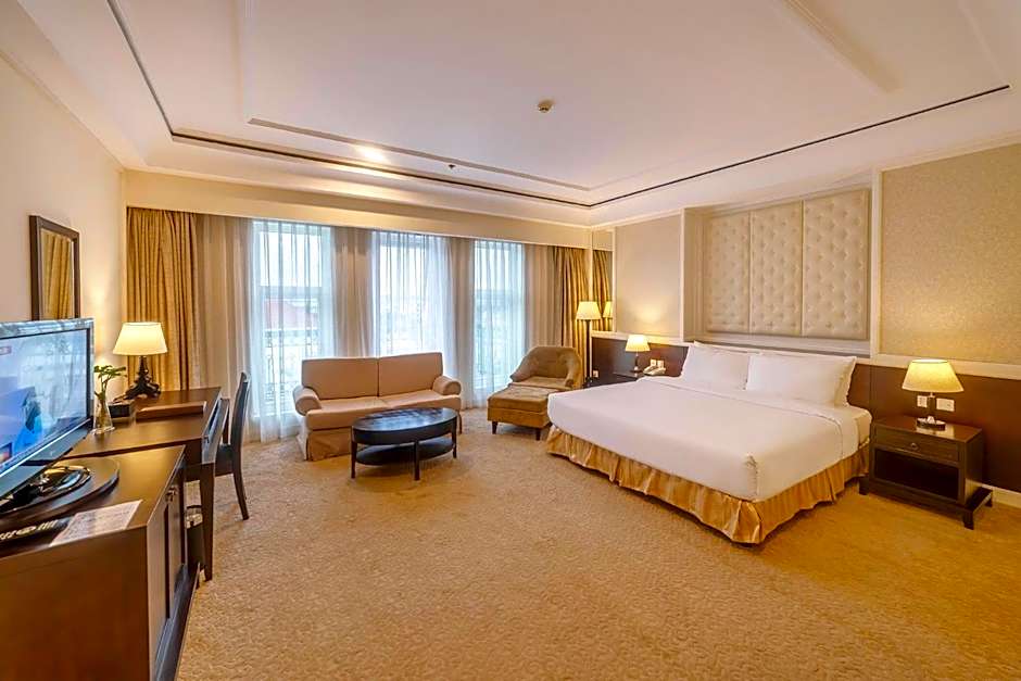 Photo 1 of 5 of Deluxe 1 King Bed Suite