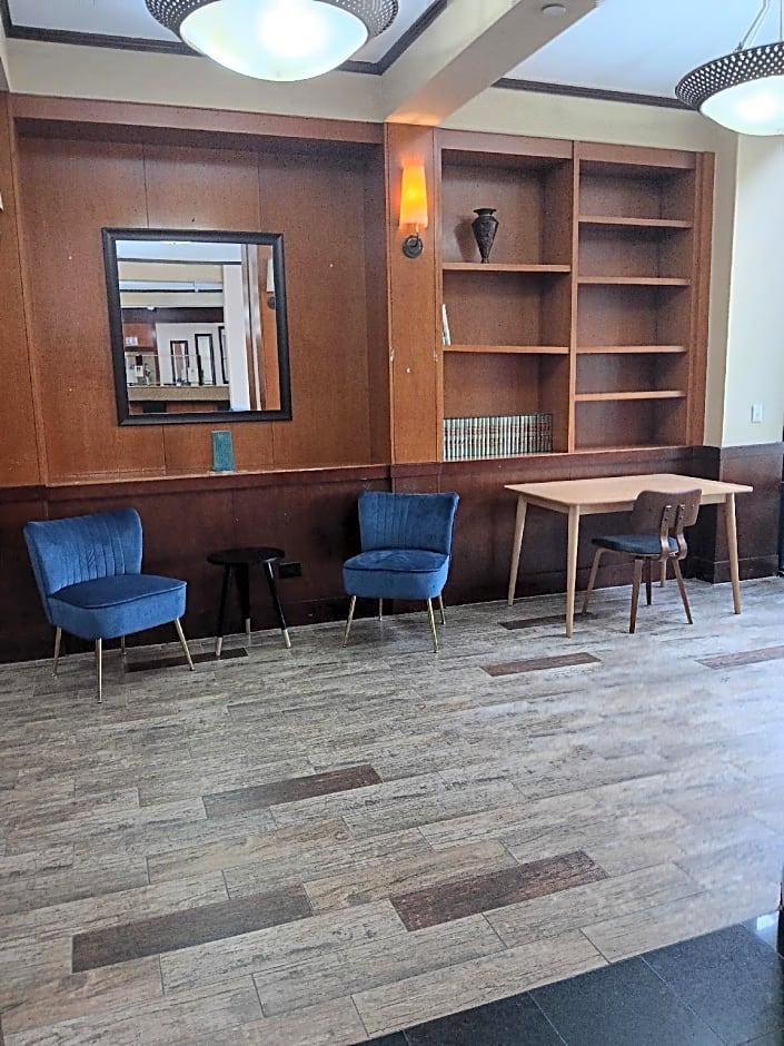 Clarion Hotel & Suites – Mount Laurel, NJ
