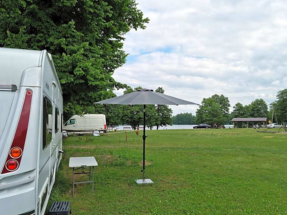 Velo Camp nad jeziorem Dadaj