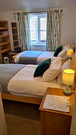 Twin Room with Shower