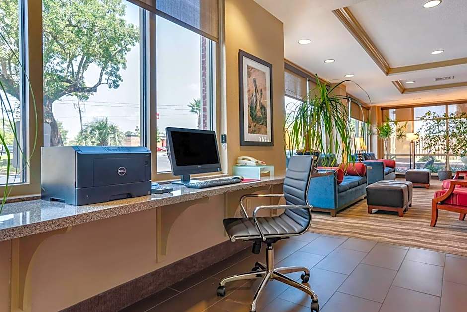 Comfort Suites Biloxi/Ocean Springs