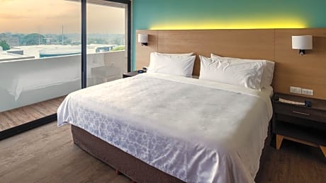 One-Bedroom Suite with Balcony