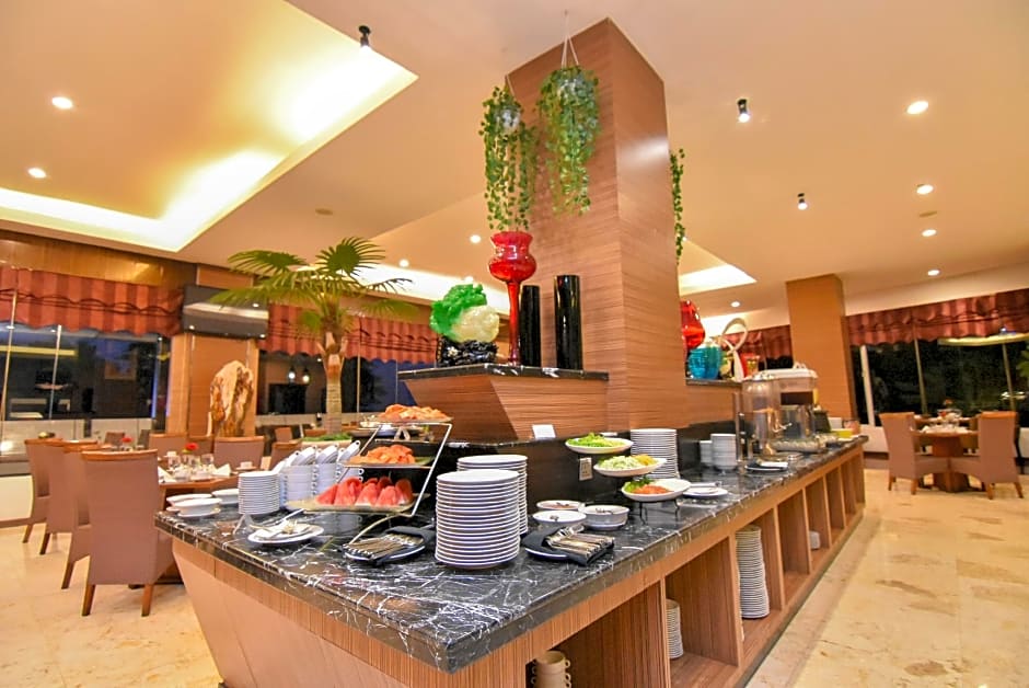 Grand Rocky Hotel Bukittinggi