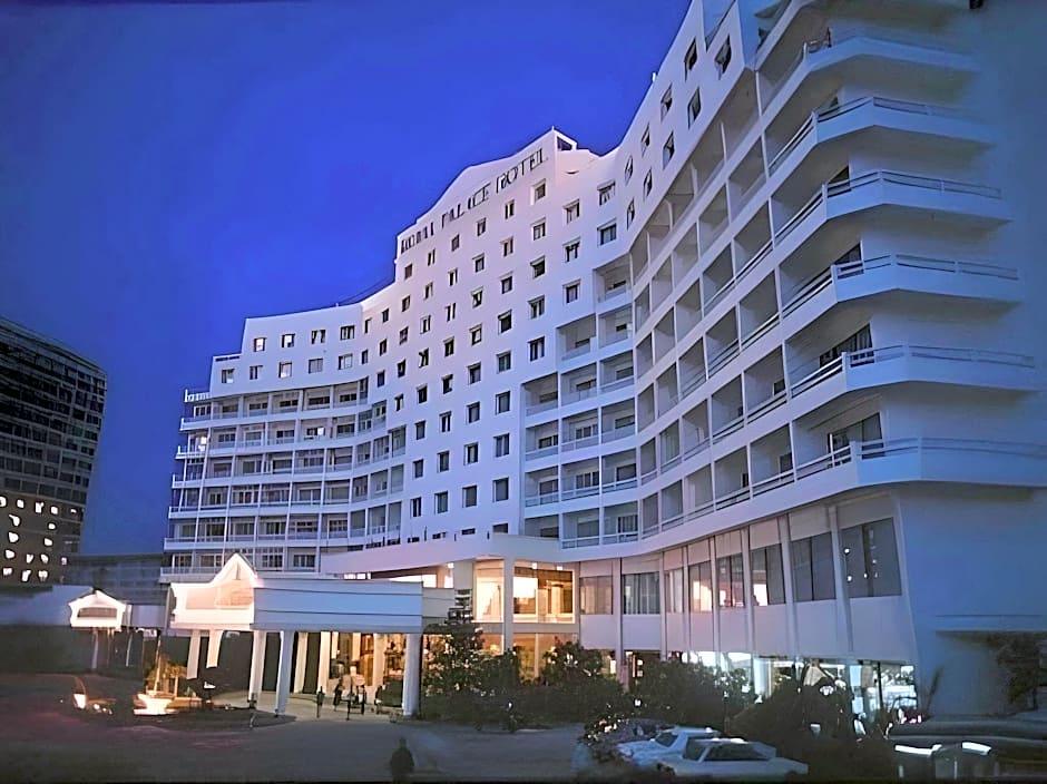 Royal Palace Hotel