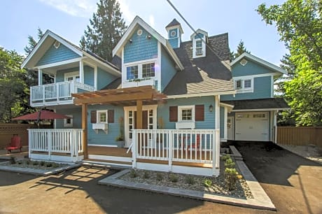 Kelowna Bed & Breakfast - CHATHAM HOUSE