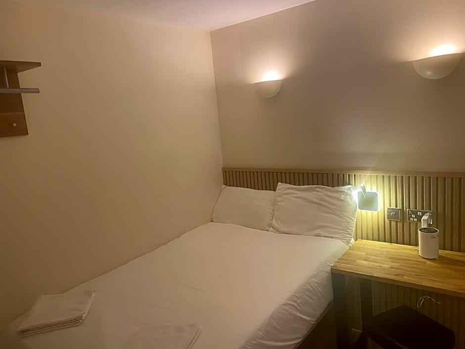 Exhibition Court Hotel 4