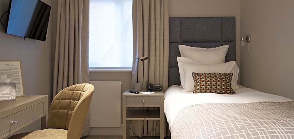 54 Queen's Gate Hotel