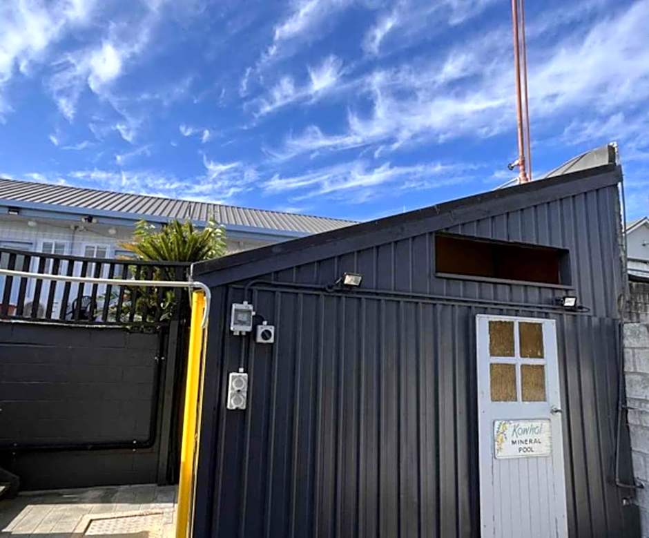 Kowhai & Colonial Motel