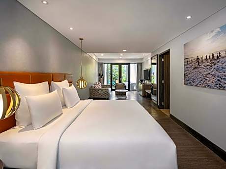 Grand Deluxe King Room