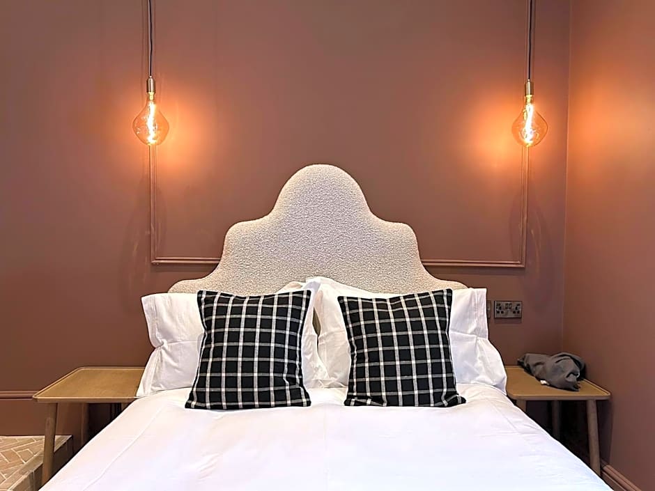 Railway House York by Chateau Anna