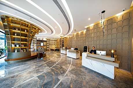 Atour Hotel Huainan Railway Station Commercial and Cultural Square