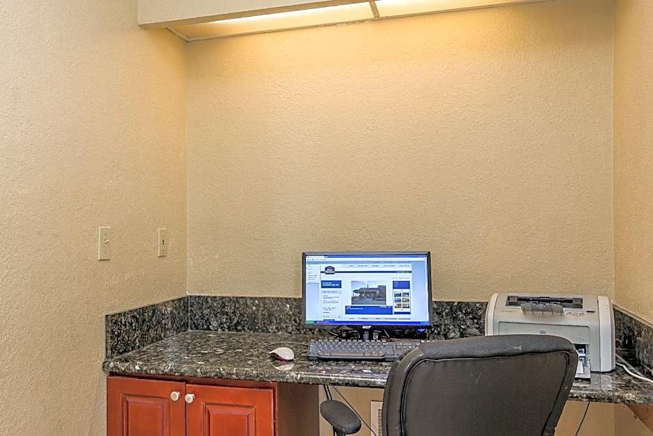 Baymont by Wyndham Kansas City