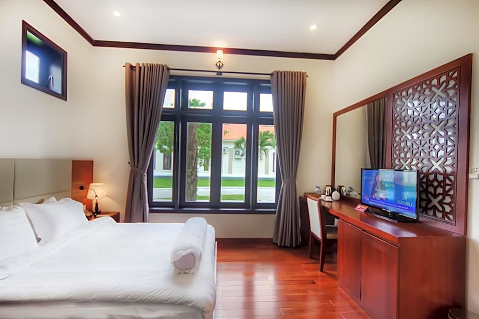 Photo 1 of 11 of Villa