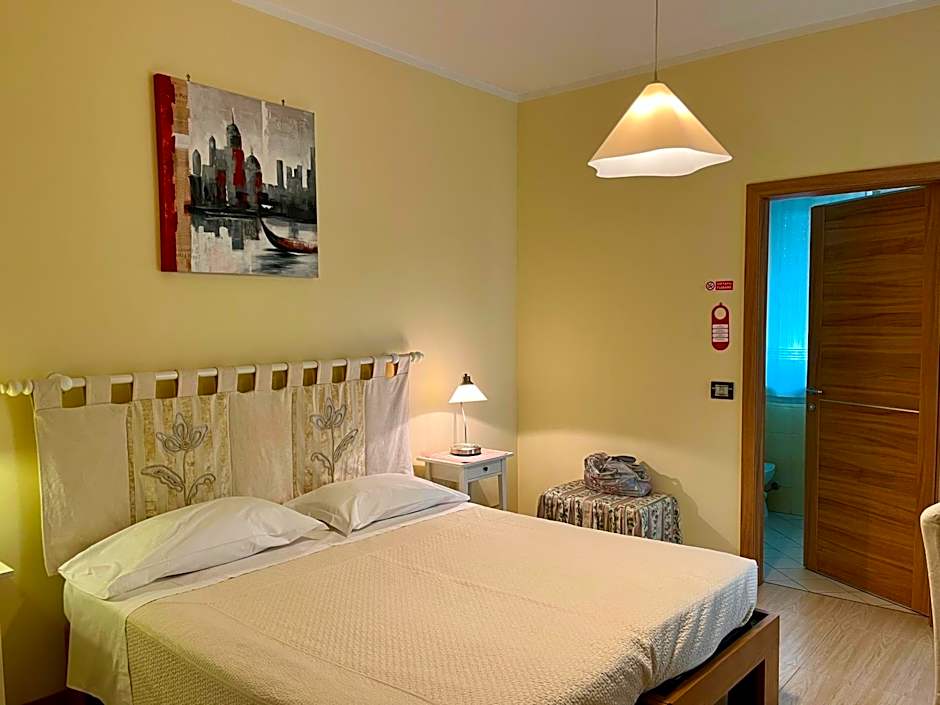 Eremes Rooms & Apartments