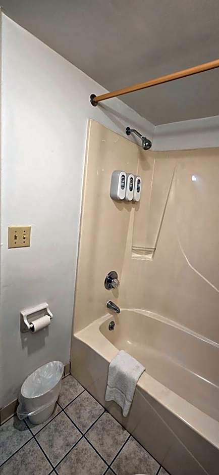 Merida Inn & Suites