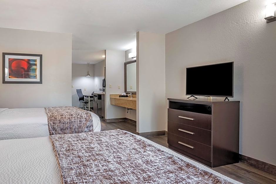 Photo 1 of 6 of 2 Queen Beds Suite