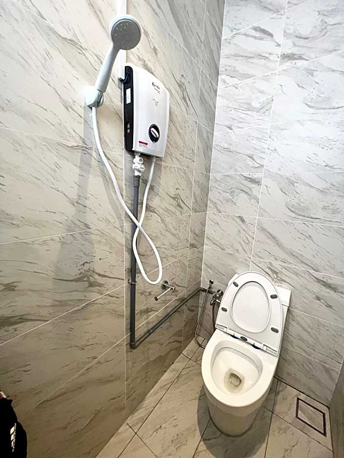 Imperio Residences Private Bathtub or Jacuzzi by Nestcove