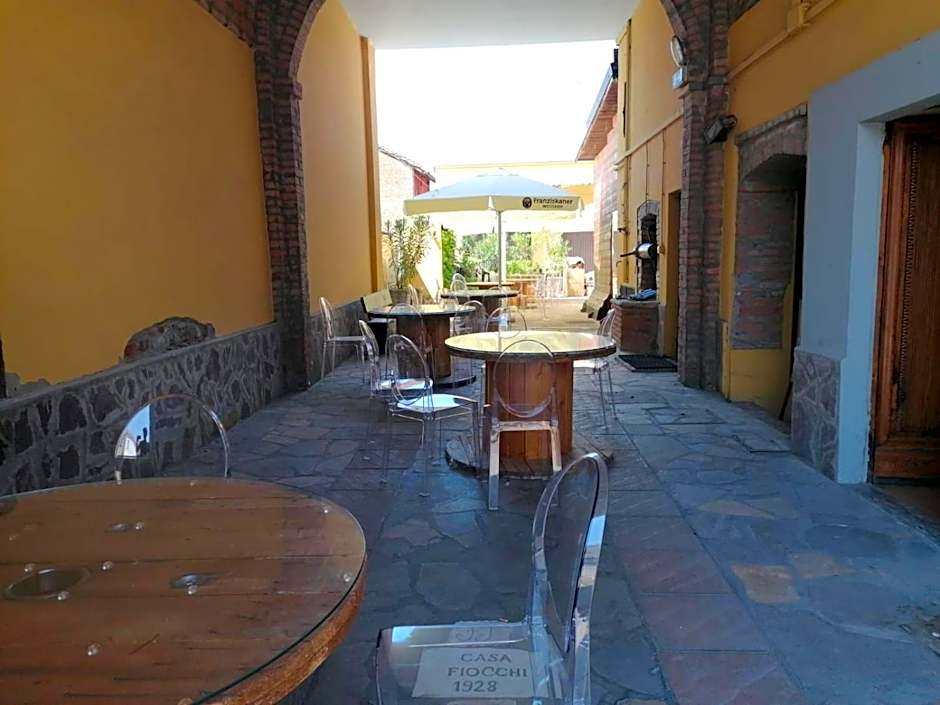 HOTEL FIORE & Fiocchi