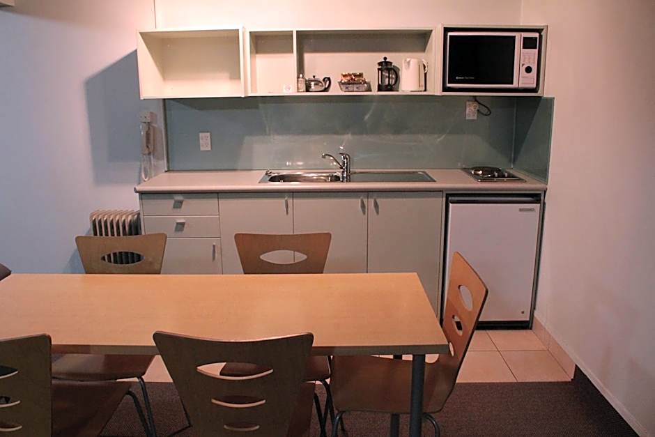 Edgewater Motor Lodge