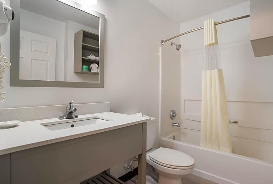 Suburban Studios Biloxi North Area